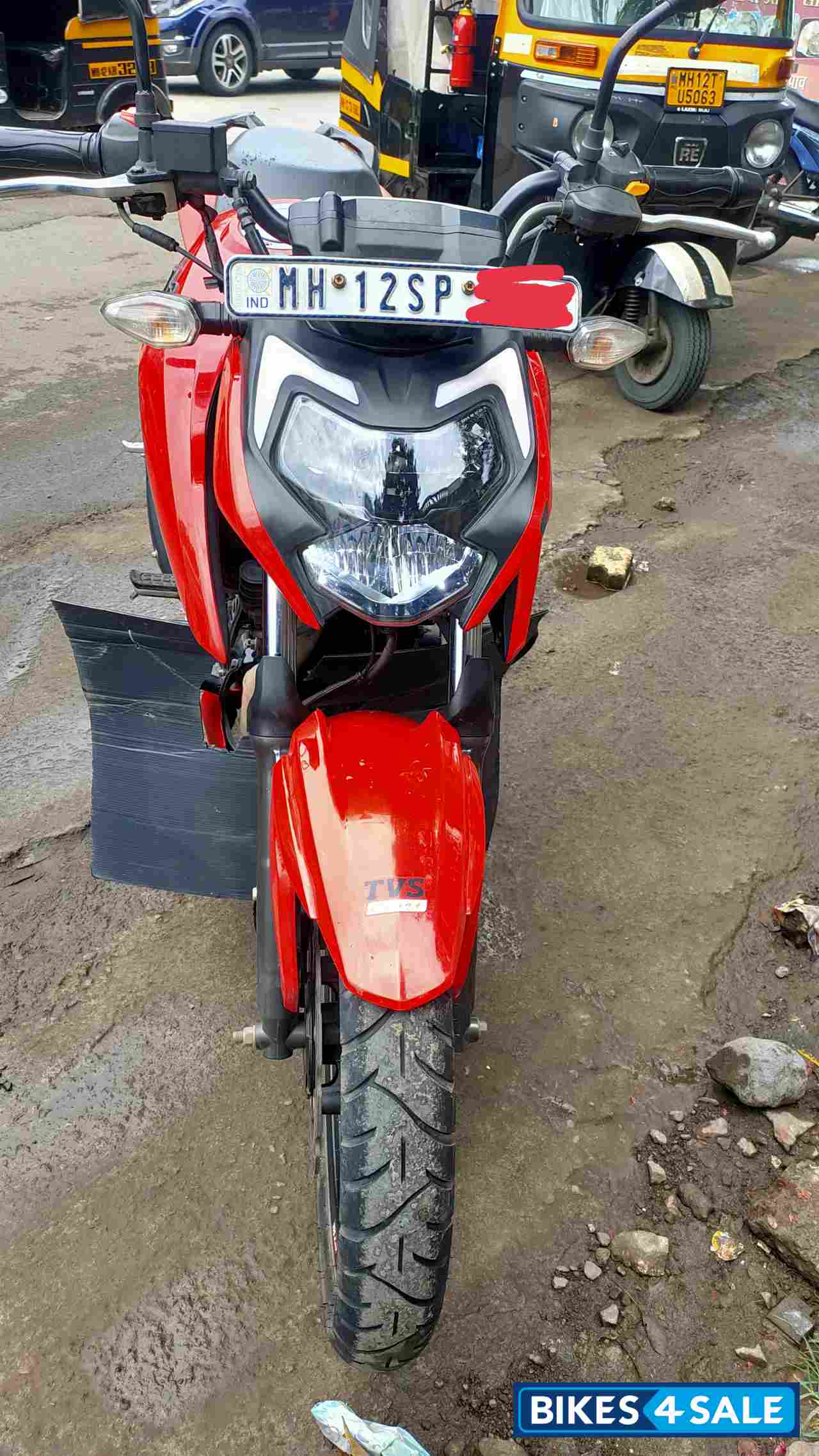 Red TVS Apache RTR 160 4V BS6
