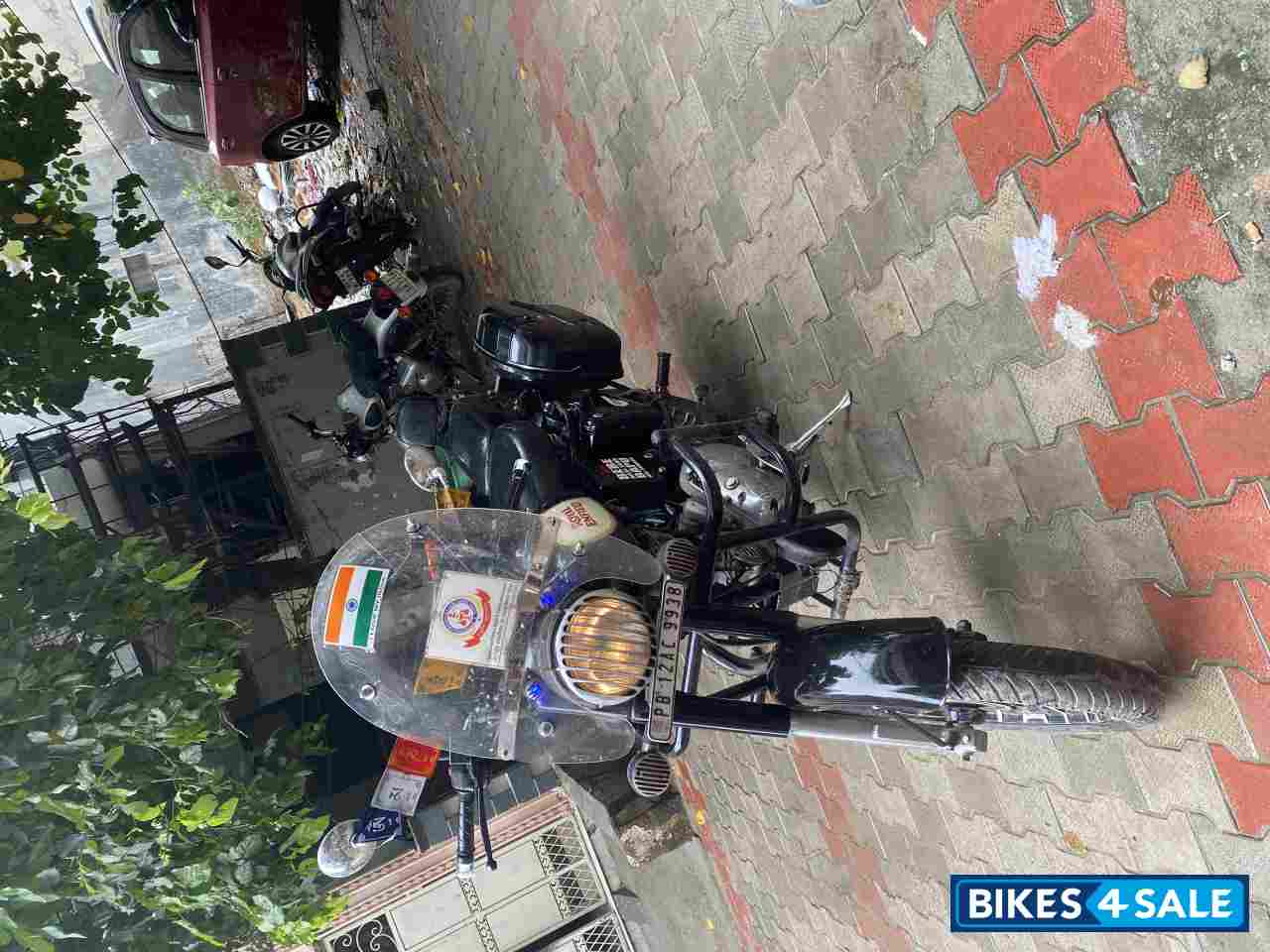 Black Royal Enfield Classic 350 BS VI