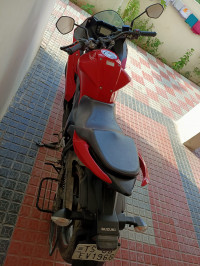 Pearl Mira Red/ Matte Black Suzuki Gixxer SF