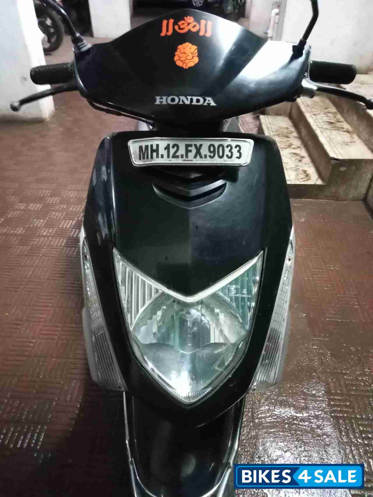 Black Honda Dio