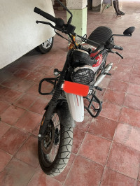 Yezdi Scrambler Dual Tone