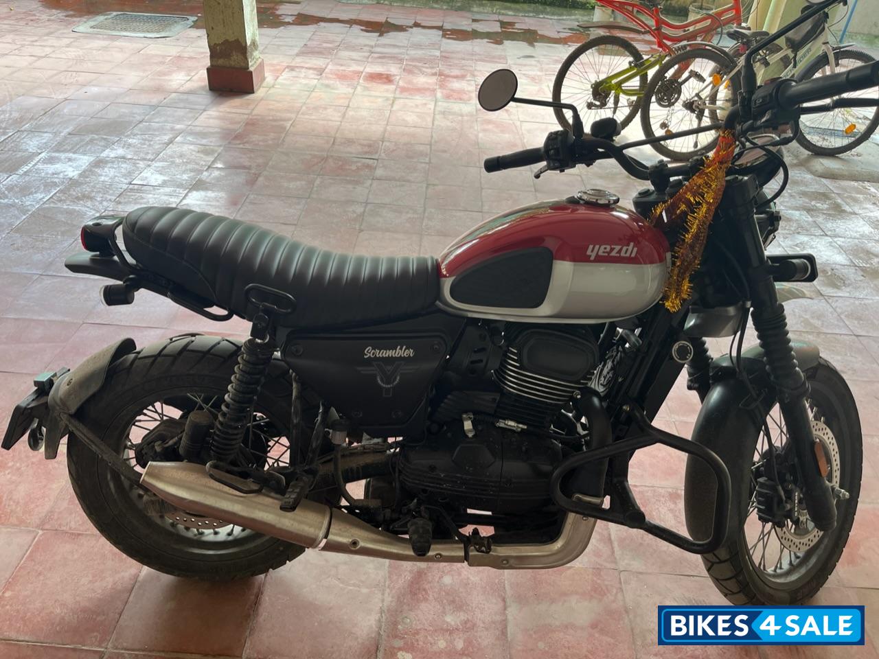 Yezdi Scrambler Dual Tone Yezdi Scrambler Dual Tone