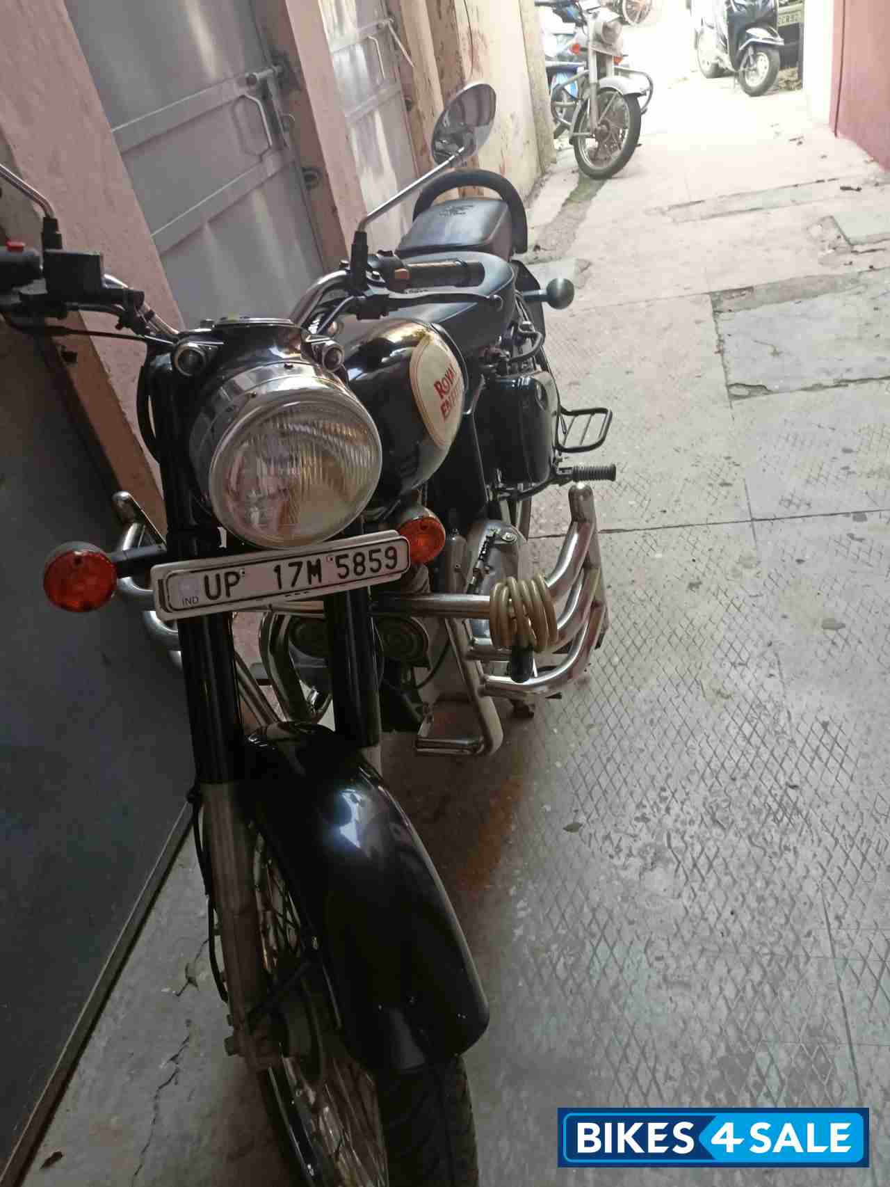 Black Royal Enfield Classic 350