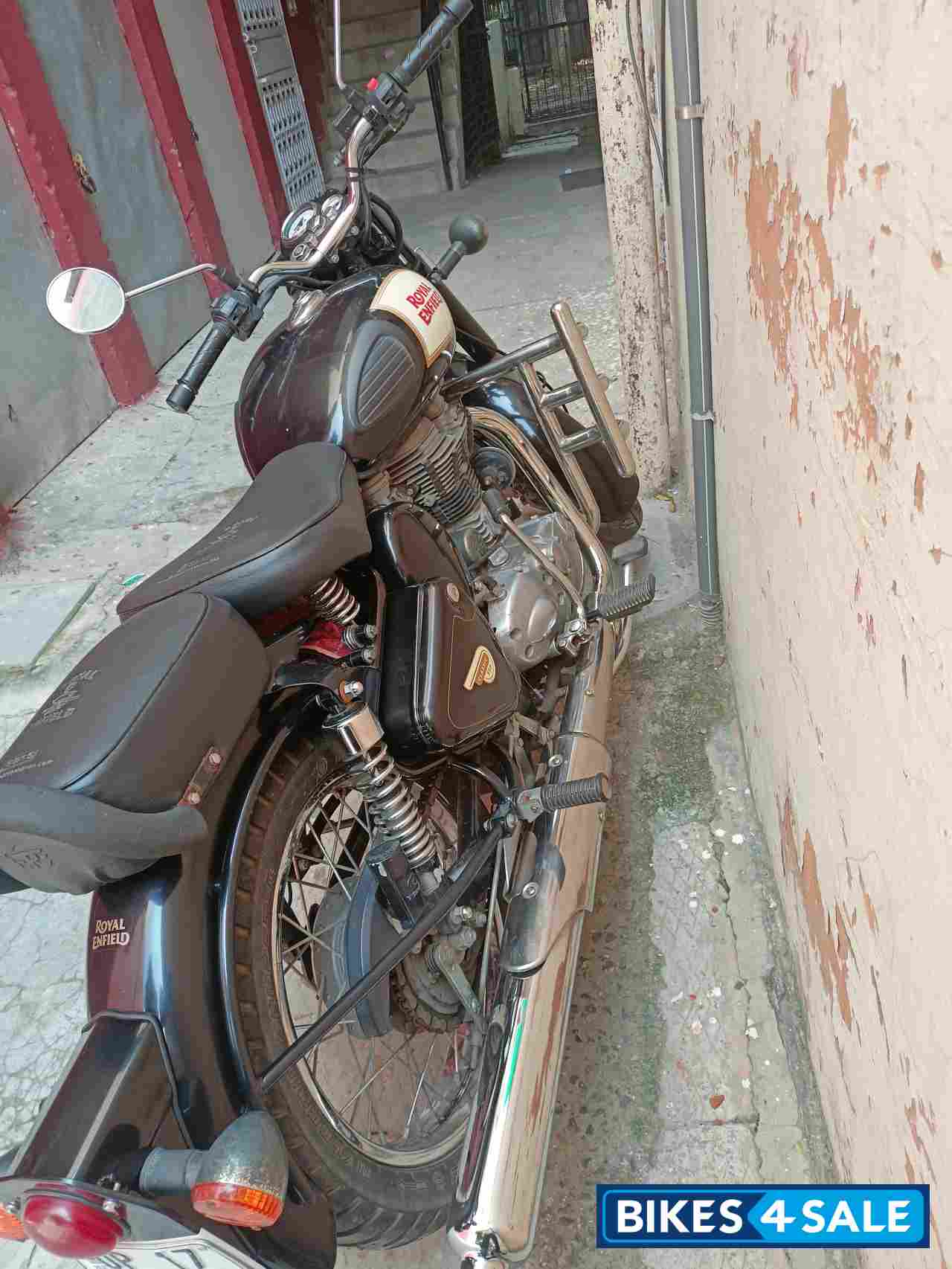 Black Royal Enfield Classic 350 Black Royal Enfield Classic 350