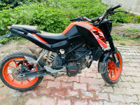 KTM Duke 125