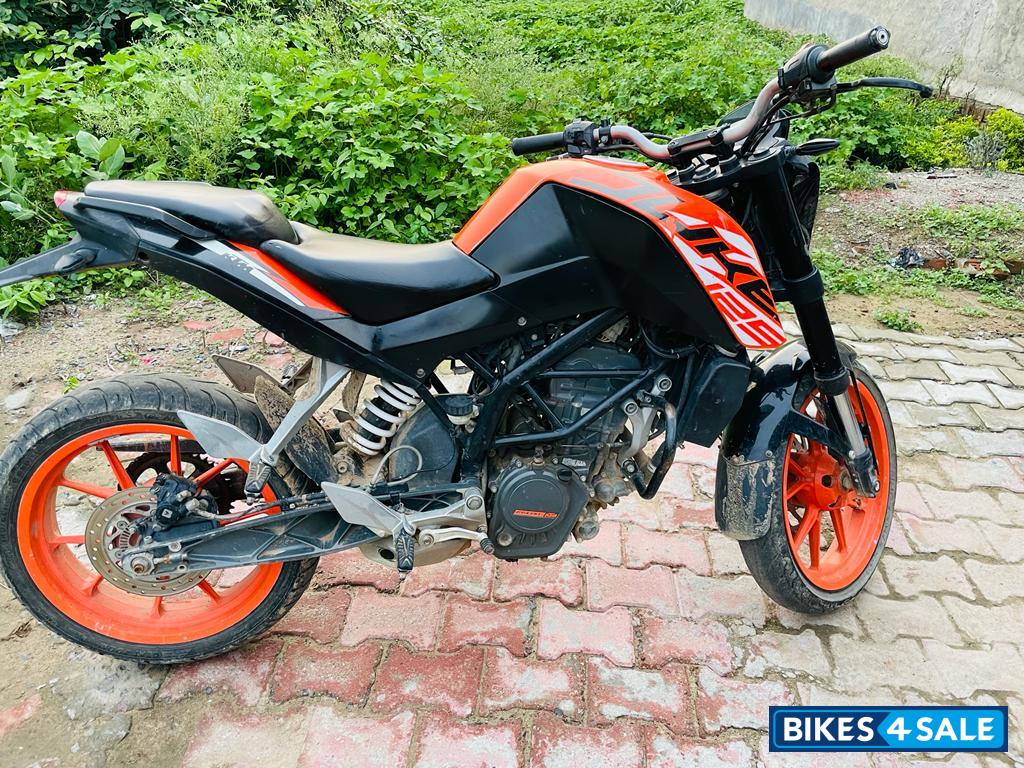 KTM Duke 125
