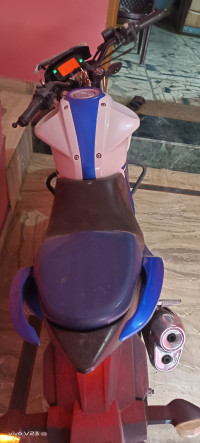 White Blue Suzuki Gixxer 150