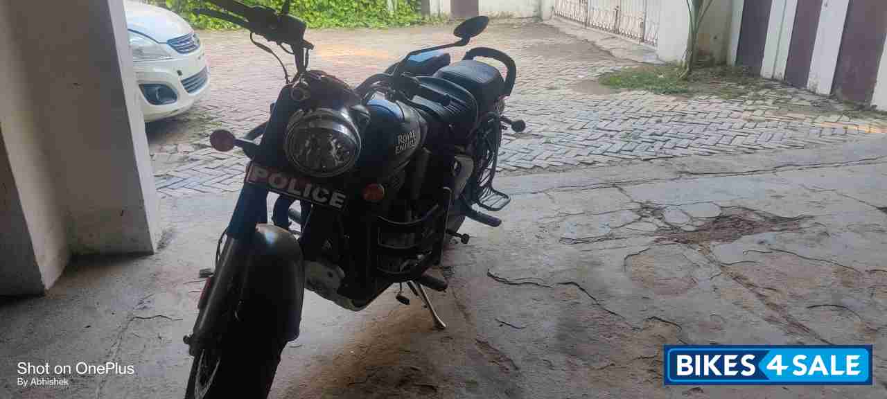 Black Royal Enfield Classic 350 Dual Channel BS6