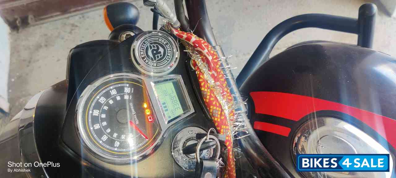 Black Royal Enfield Classic 350 Dual Channel BS6