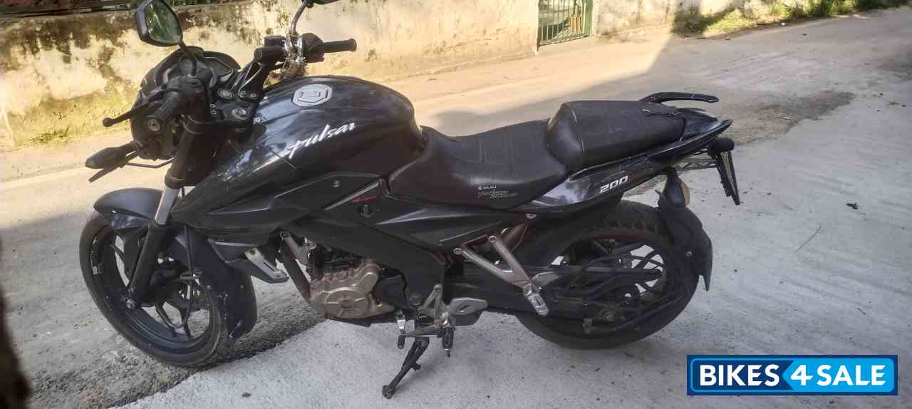 Bajaj Pulsar 200 NS