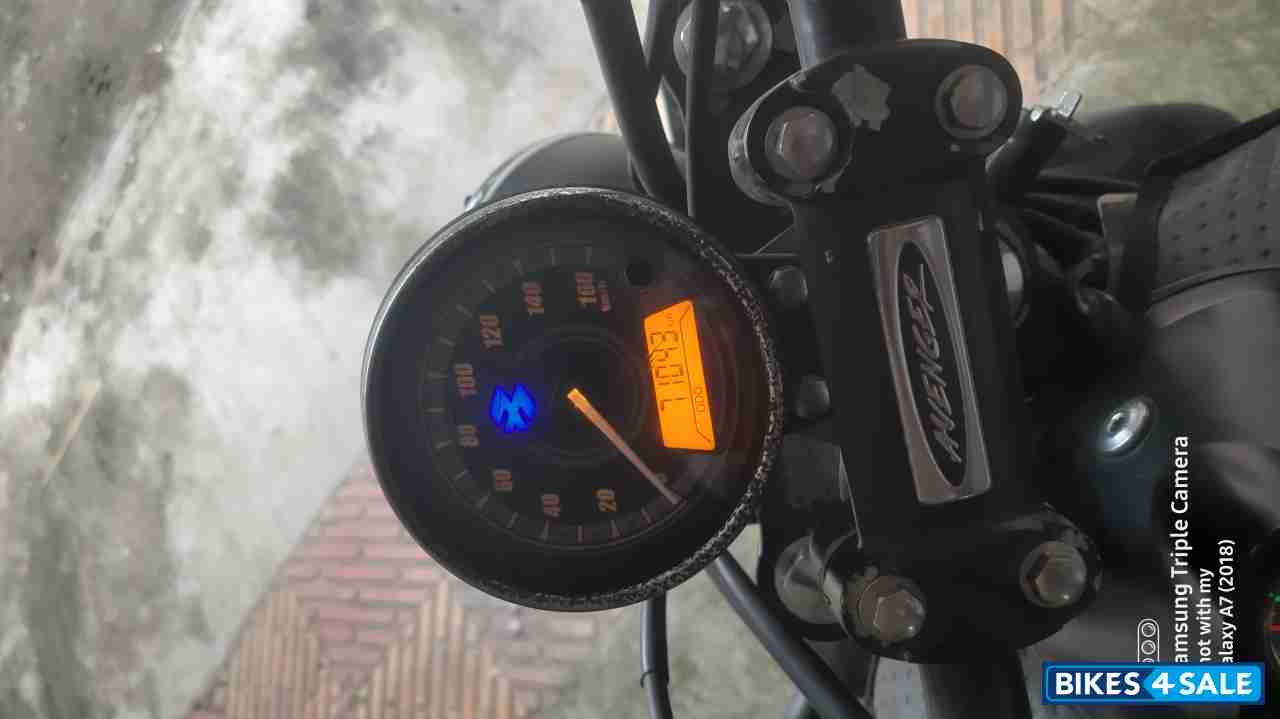 Black Bajaj Avenger Street 220