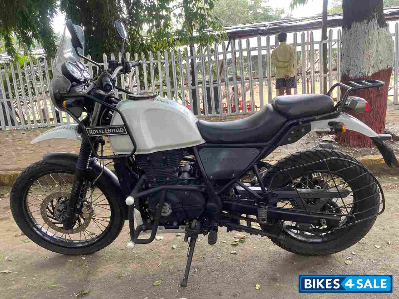 Snow White Royal Enfield Himalayan Himalayan BS IV Snow White Royal Enfield Himalayan Himalayan BS IV