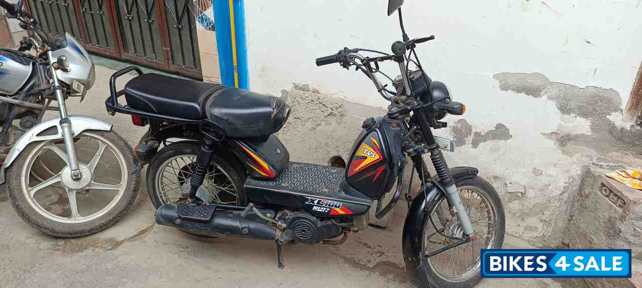 TVS XL 100 Heavy Duty