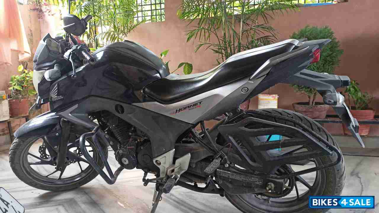 Blue Black Honda CB Hornet 160R