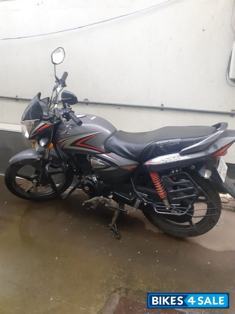 Grey Honda CB Shine