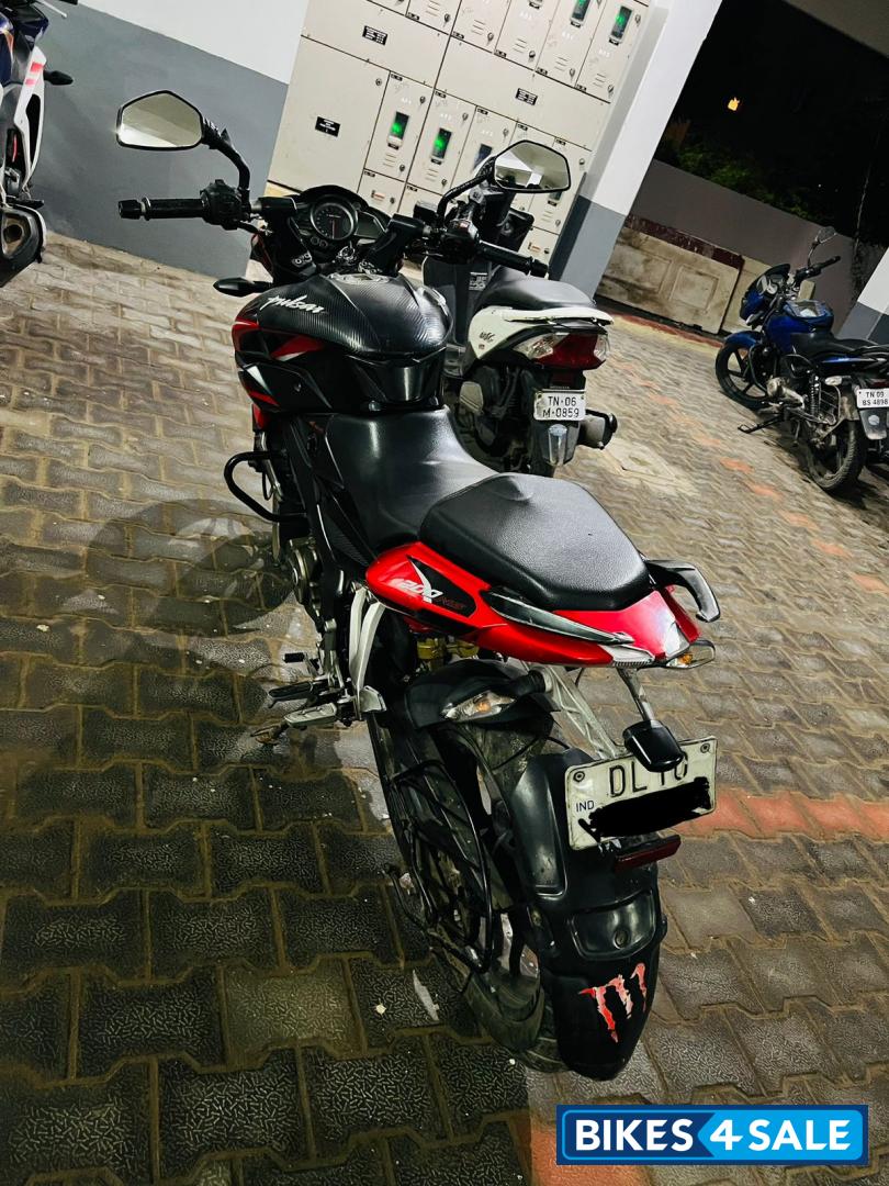 Black Bajaj Pulsar 200 NS