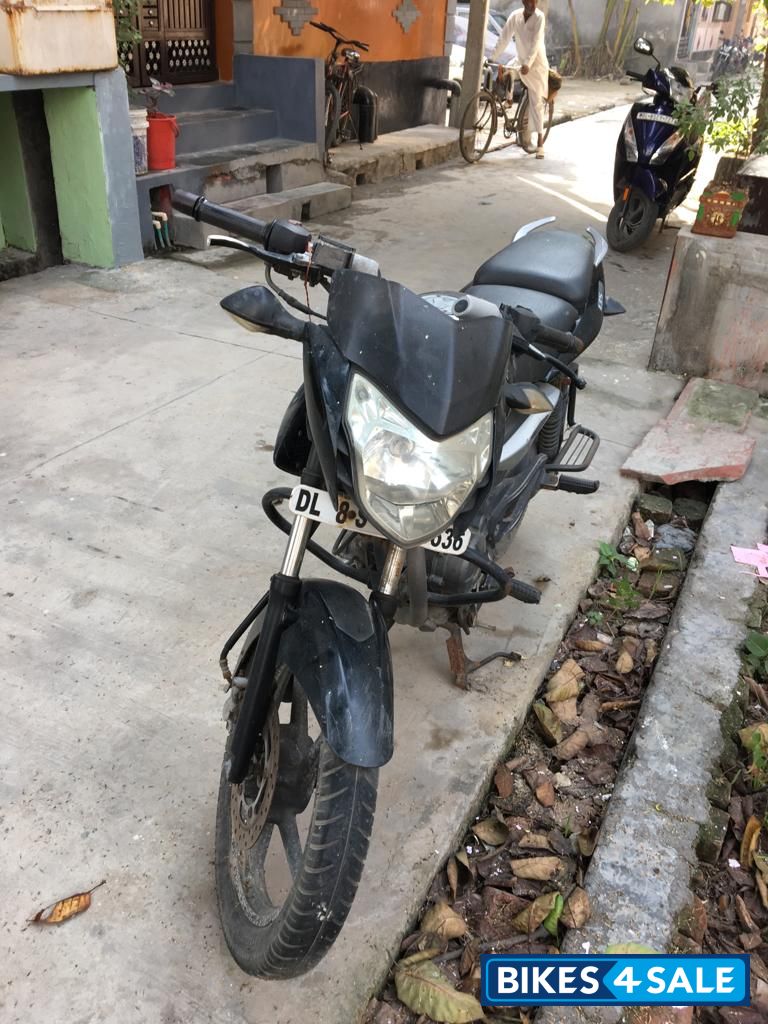 Black Bajaj Pulsar 135LS