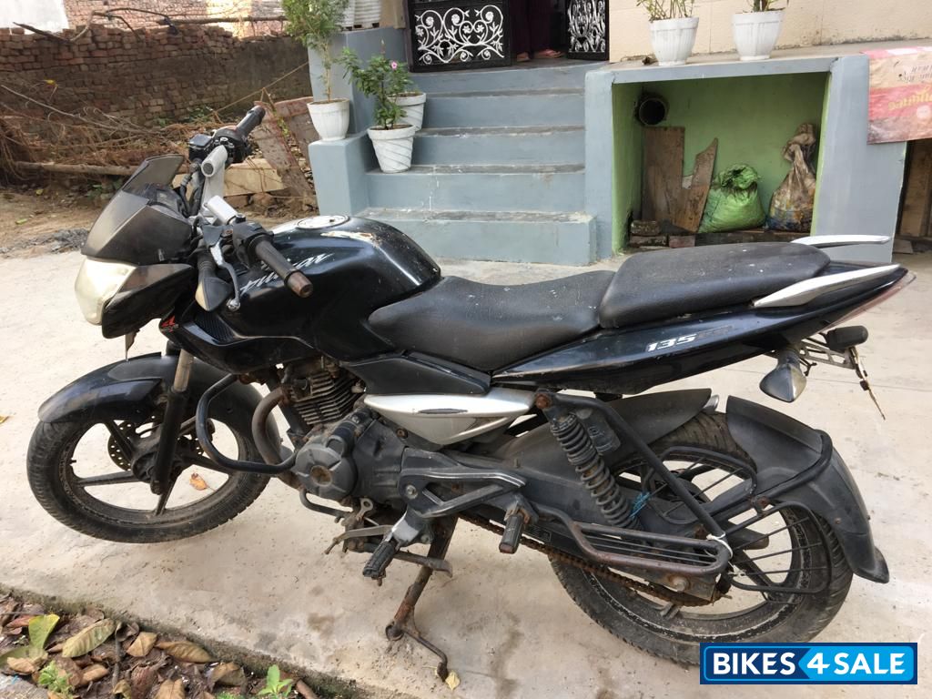 Black Bajaj Pulsar 135LS