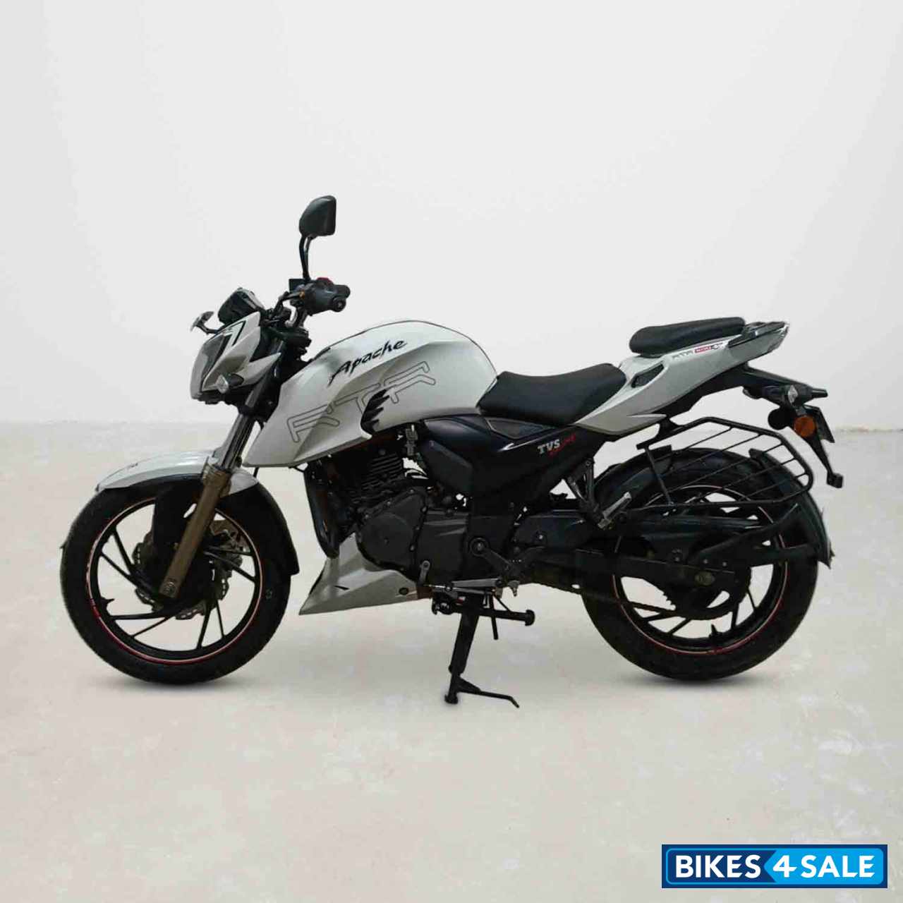 TVS Apache RTR 200 4V
