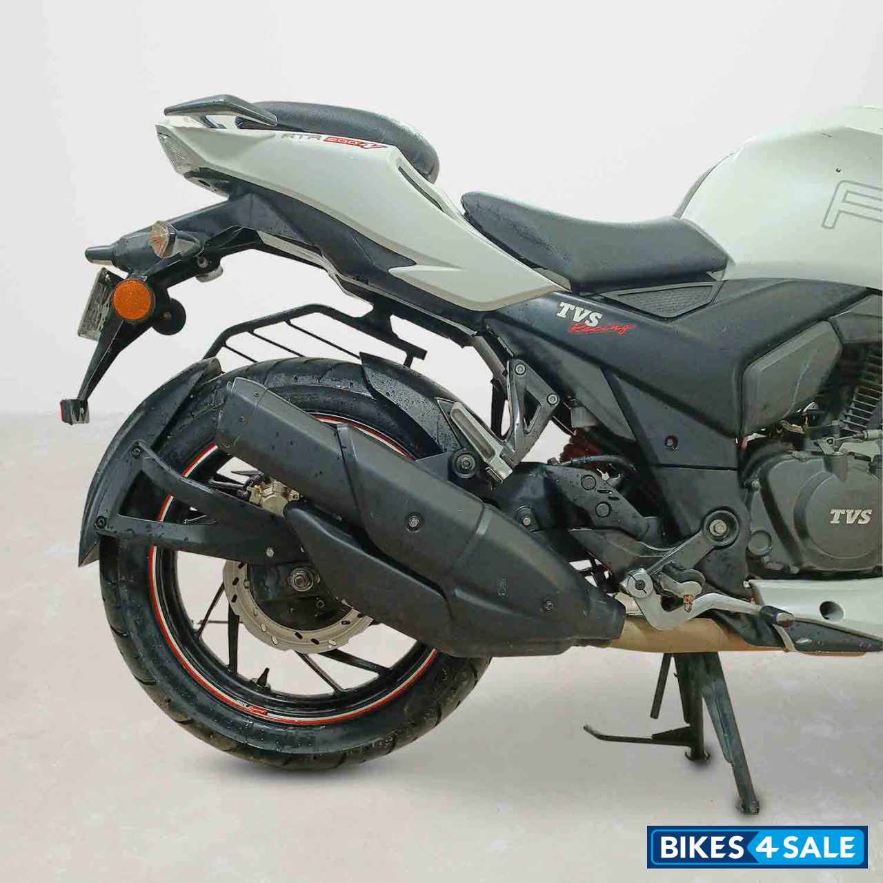 TVS Apache RTR 200 4V