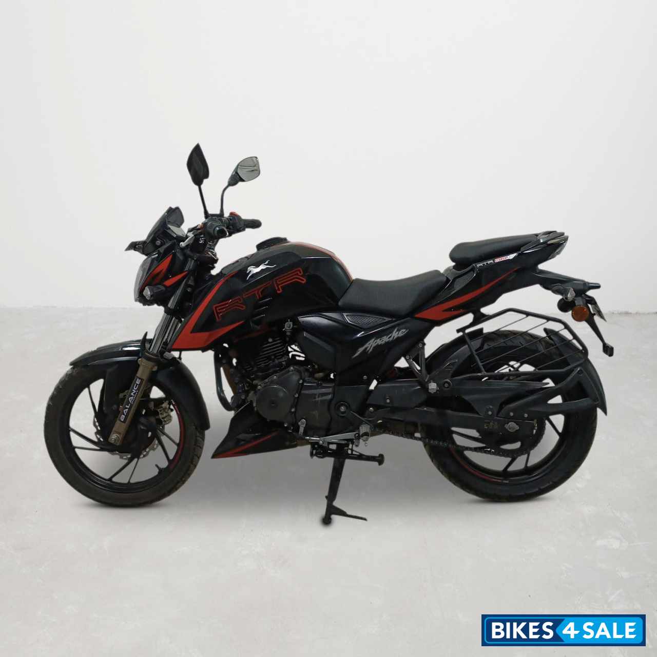 TVS Apache RTR 200 4V