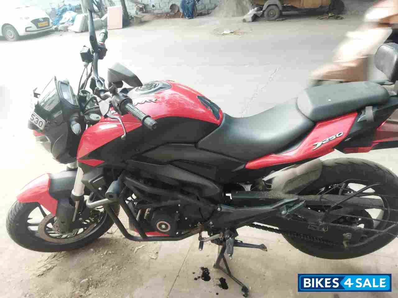Red Bajaj Dominar 250