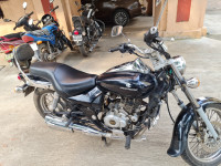 Black Bajaj Avenger 220 DTS-i