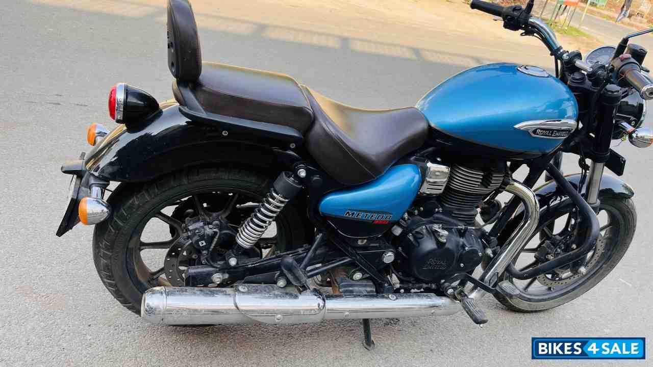 Blue Royal Enfield Meteor 350 Supernova