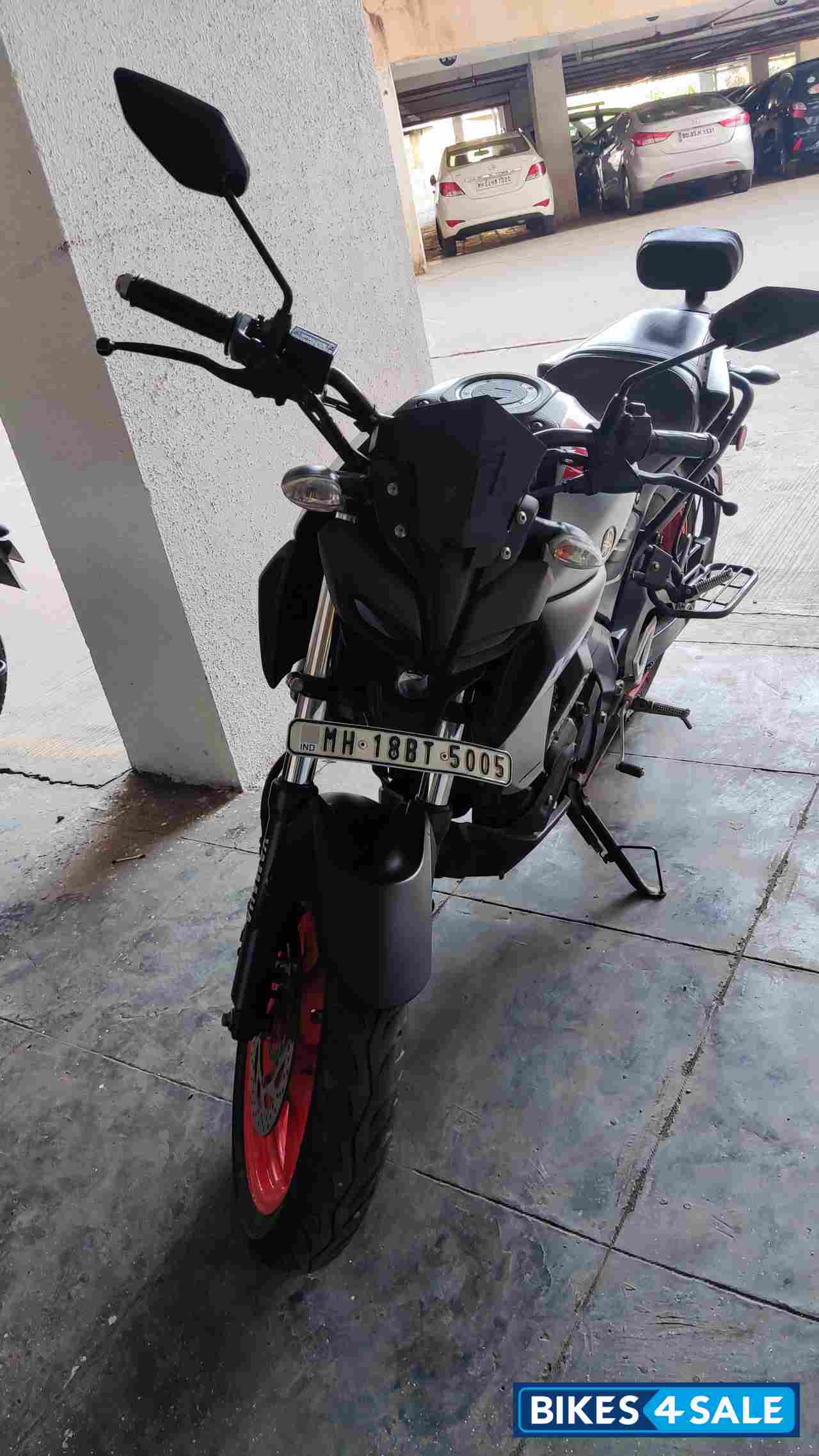 White And Black Yamaha MT-15 BS6