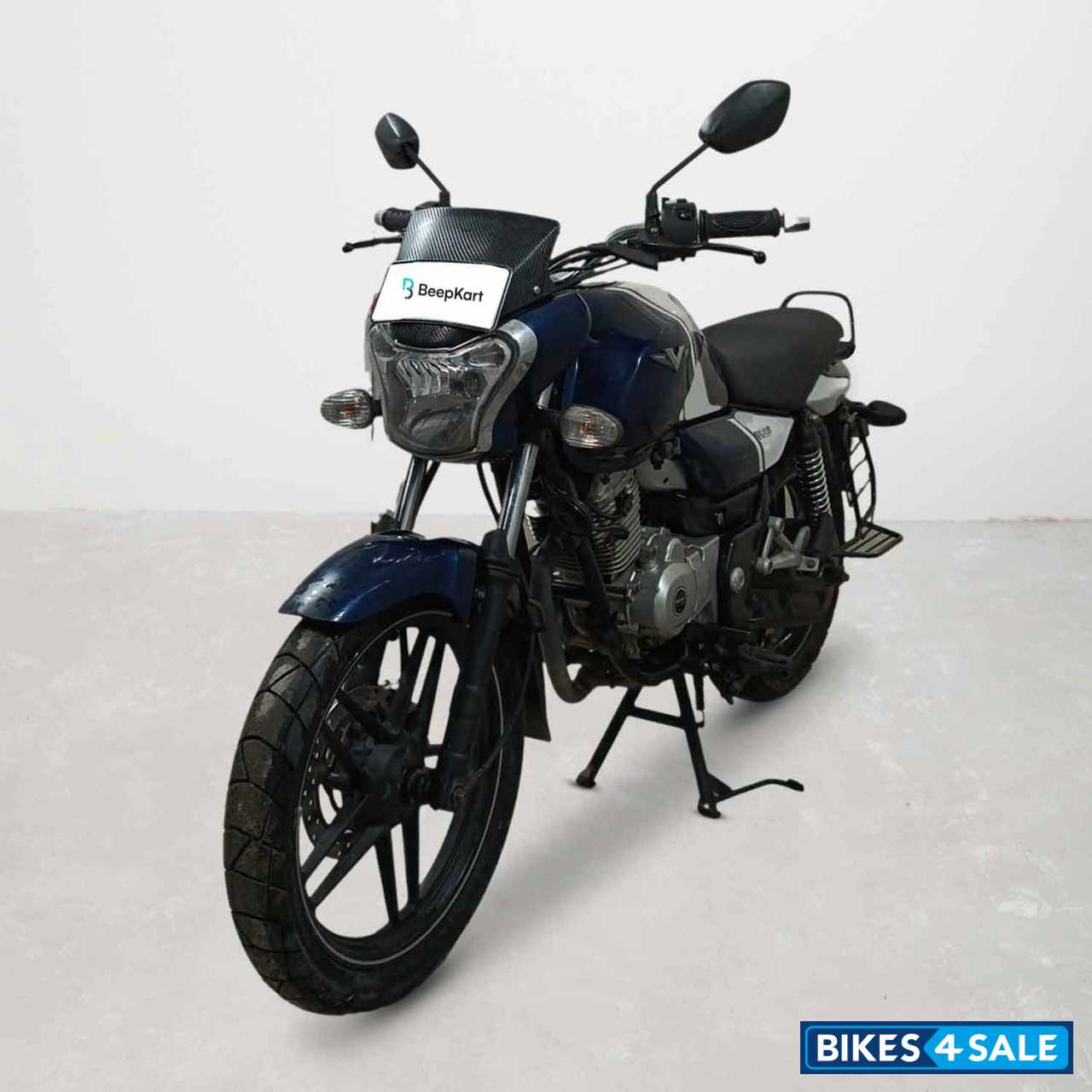 Bajaj V15