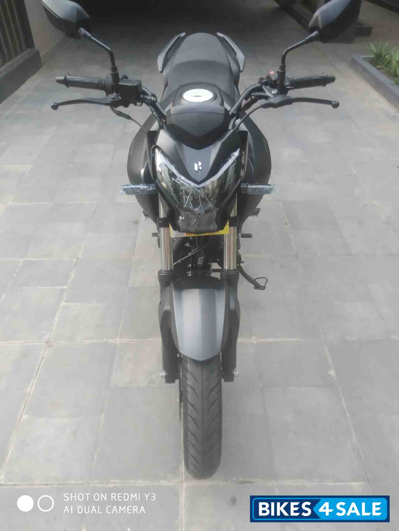 Black Hero Xtreme 160R Stealth Edition