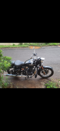 Pure Black Royal Enfield Classic 350 Single Channel BS6