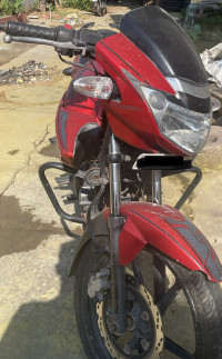 Red TVS Apache RTR 160
