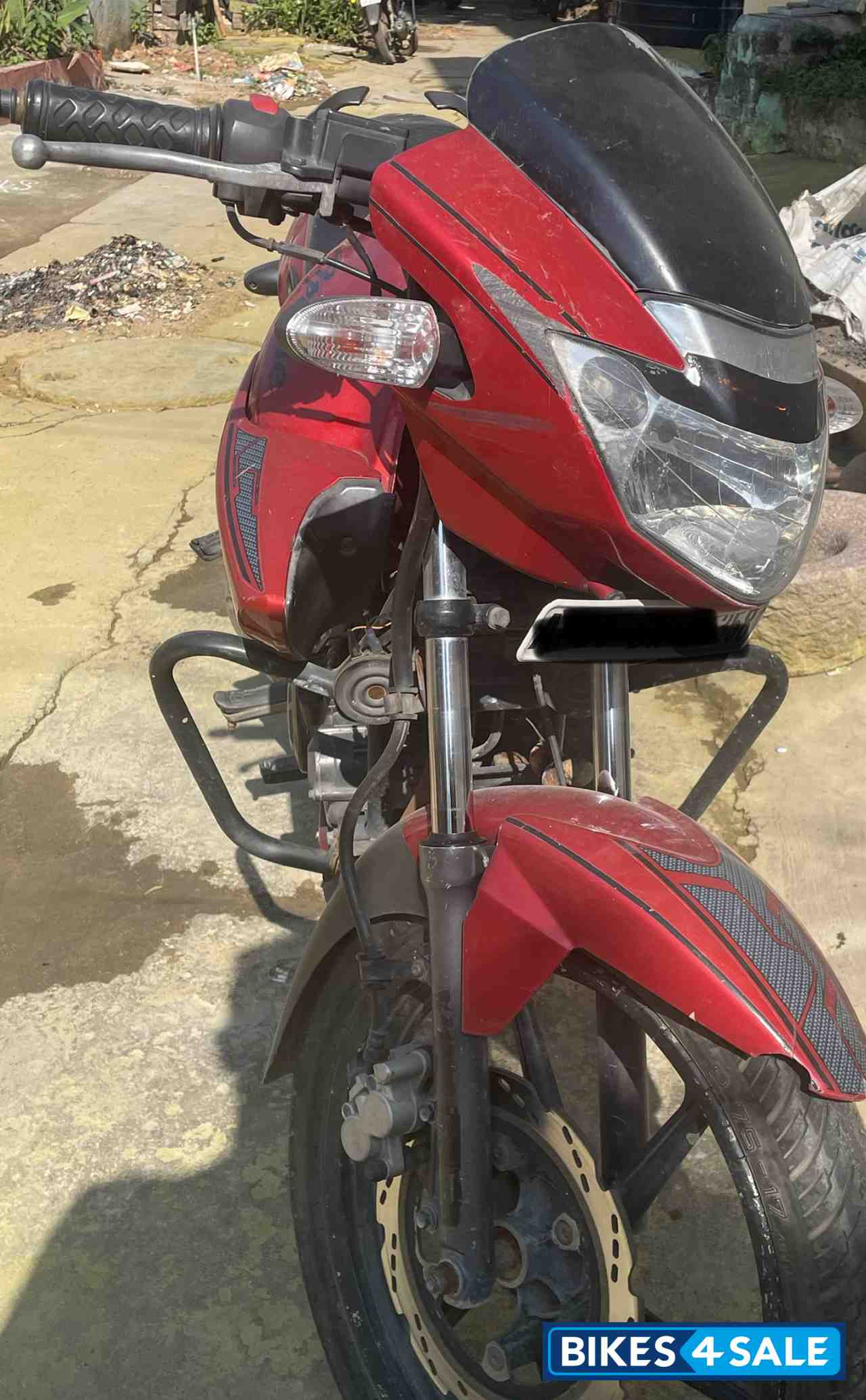 Red TVS Apache RTR 160
