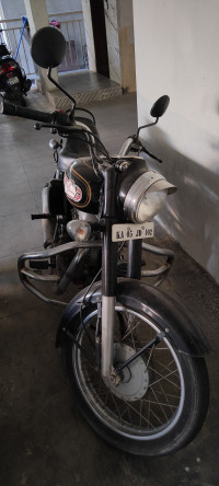 Black Royal Enfield Bullet Standard 350