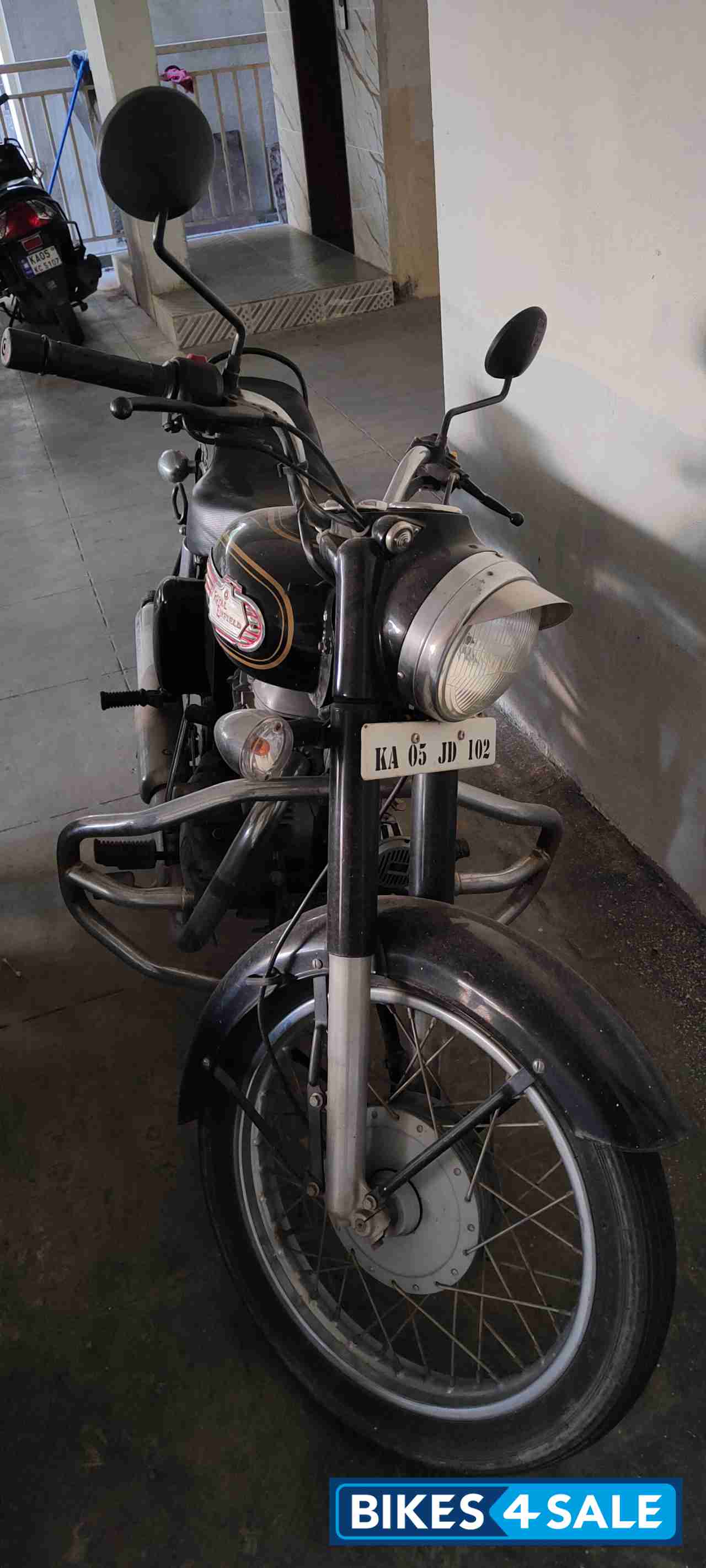 Black Royal Enfield Bullet Standard 350 Black Royal Enfield Bullet Standard 350