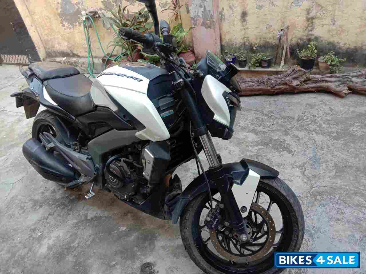 Bajaj Dominar 400 Disc