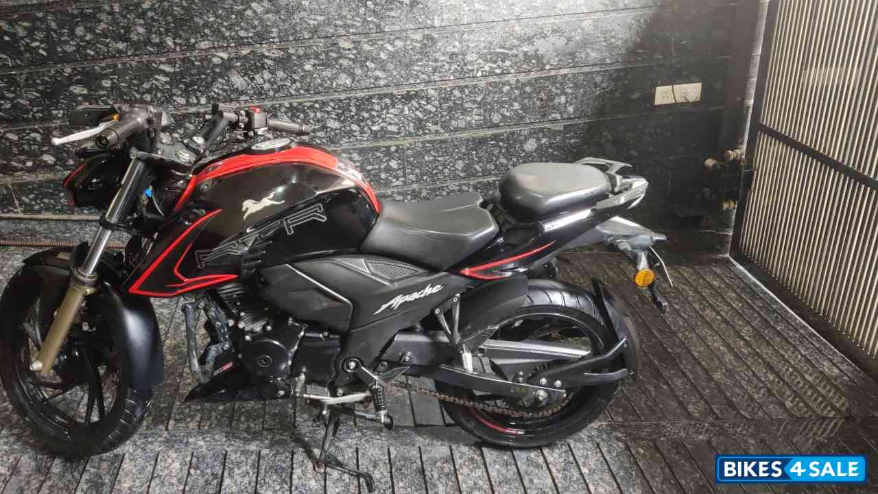 Black TVS Apache RTR 200 4V ABS Race Edition 2.0