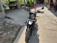 Yezdi Scrambler Dual Tone