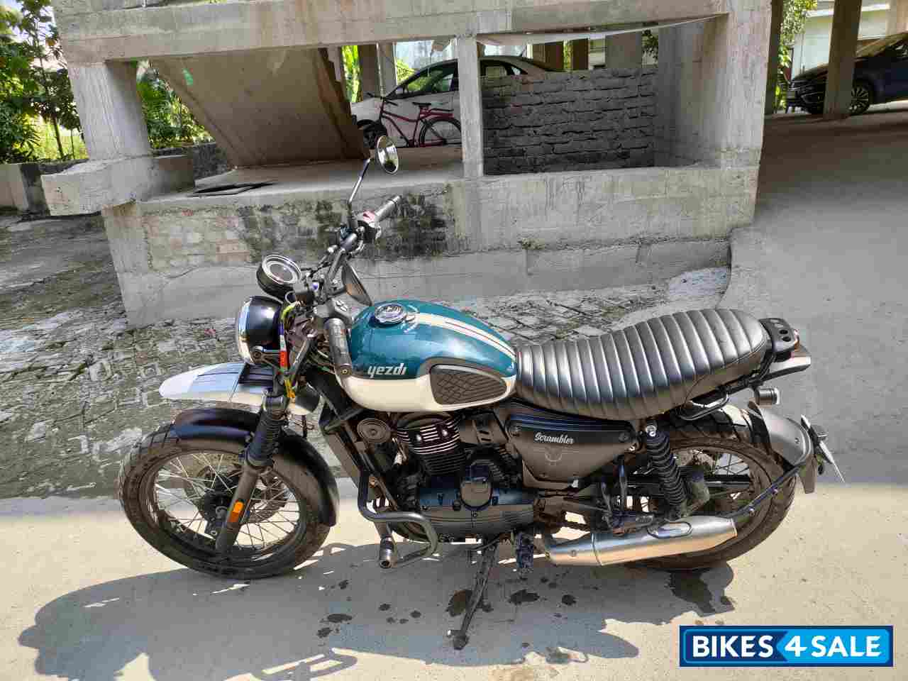 Yezdi Scrambler Dual Tone Yezdi Scrambler Dual Tone