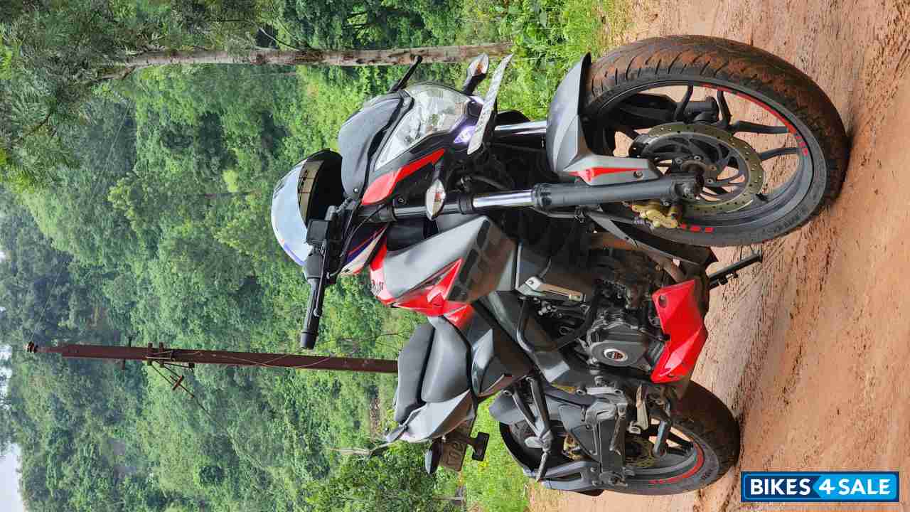 Bajaj Pulsar 200 NS