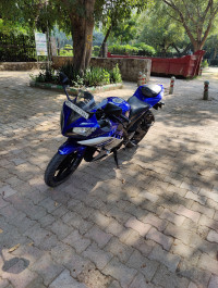 Blue Yamaha YZF R15 V2