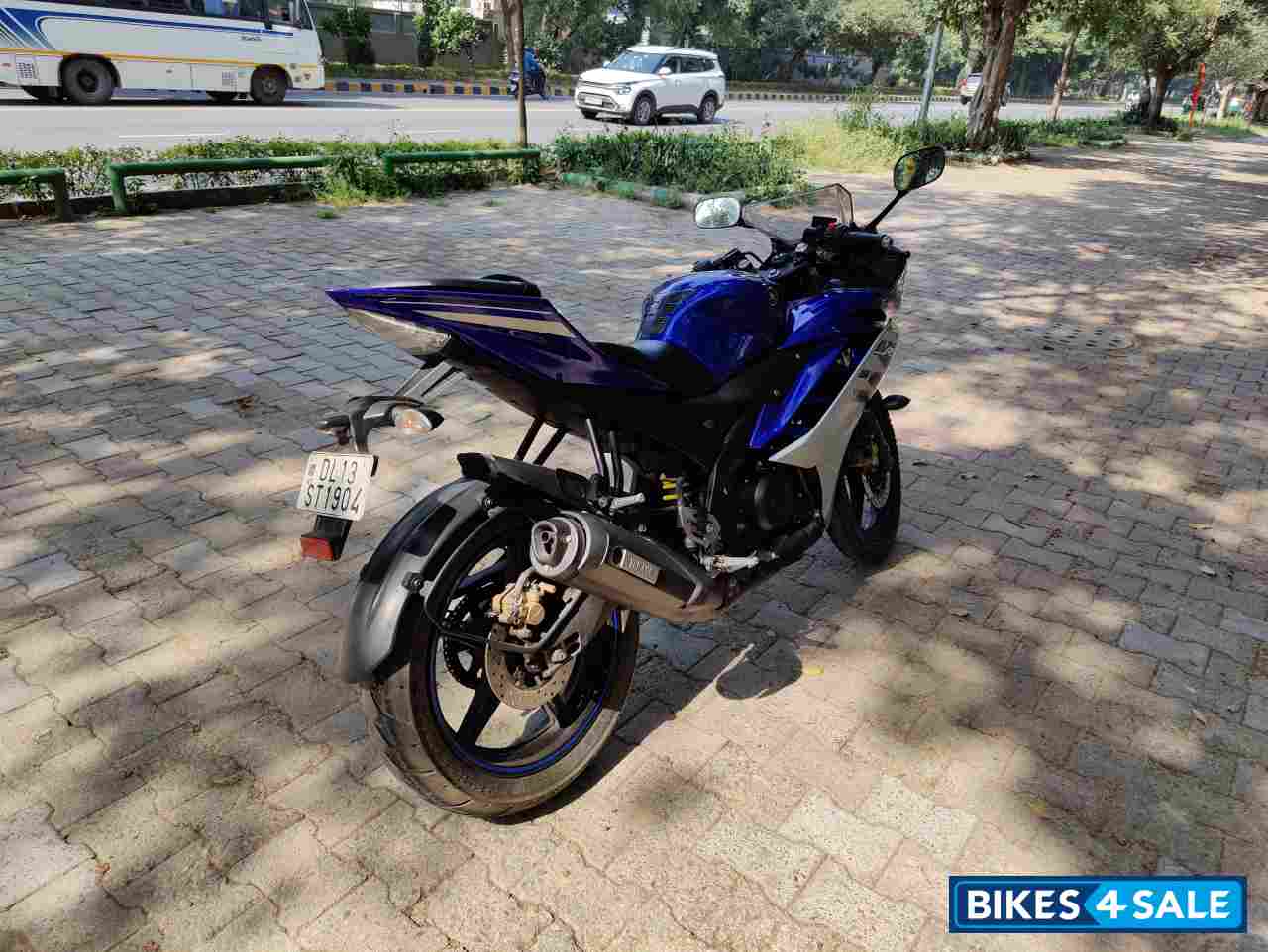 Blue Yamaha YZF R15 V2