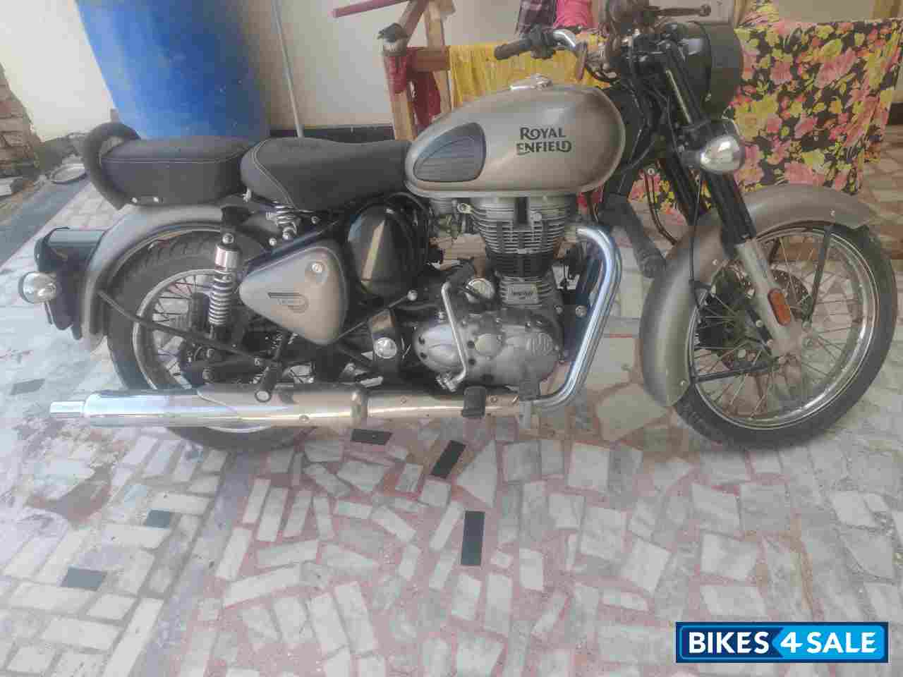 Grey Gun Metal Royal Enfield Classic Gunmetal Grey