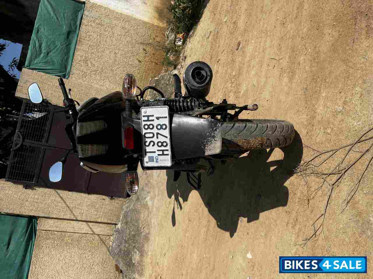 Black Bajaj Pulsar 125 Split Seat