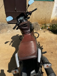 Black Bajaj Pulsar 125 Split Seat