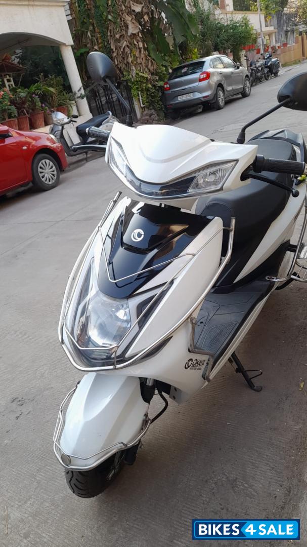 White Okaya Freedum LI-2