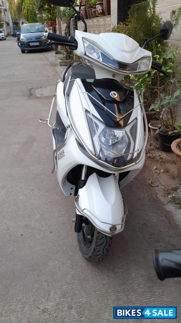 White Okaya Freedum LI-2 White Okaya Freedum LI-2