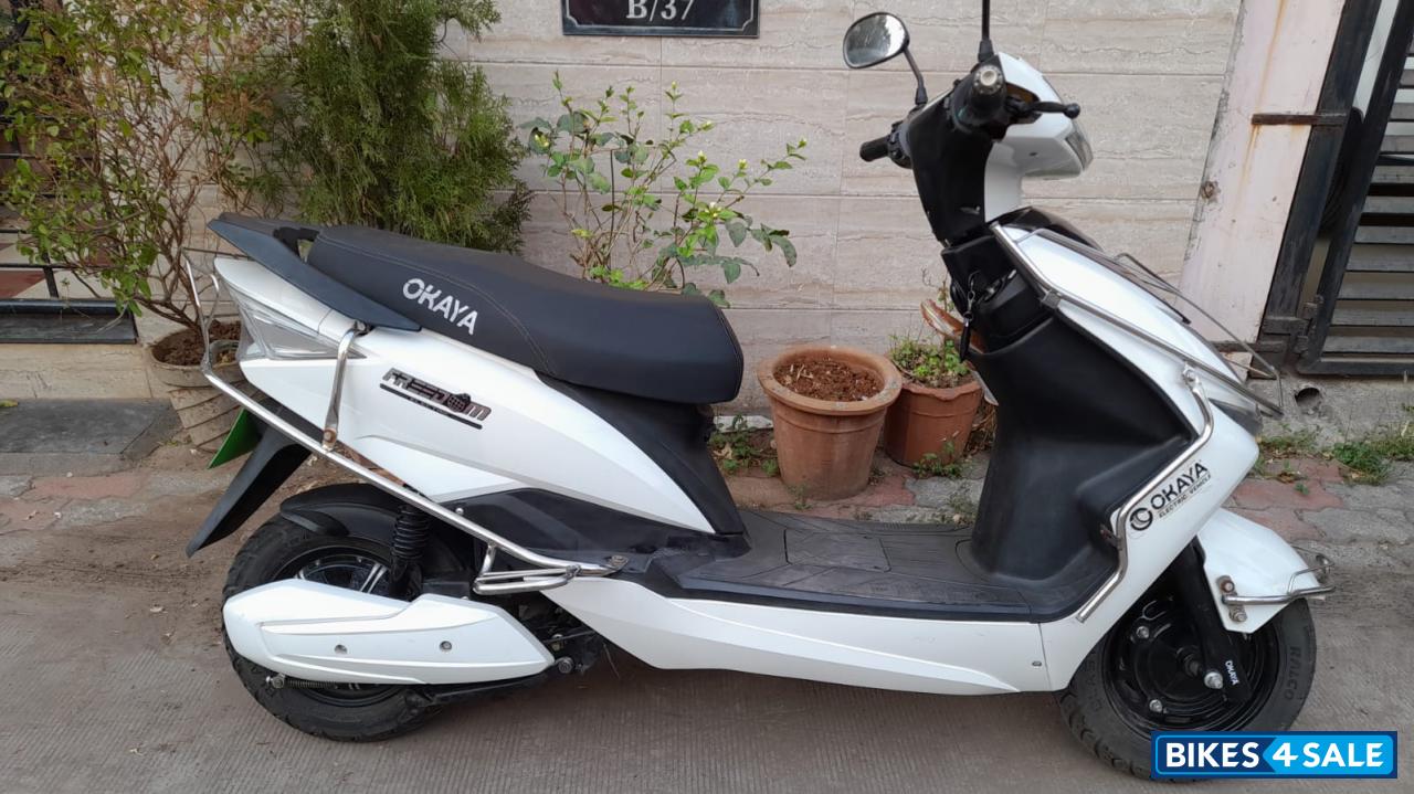 White Okaya Freedum LI-2 White Okaya Freedum LI-2