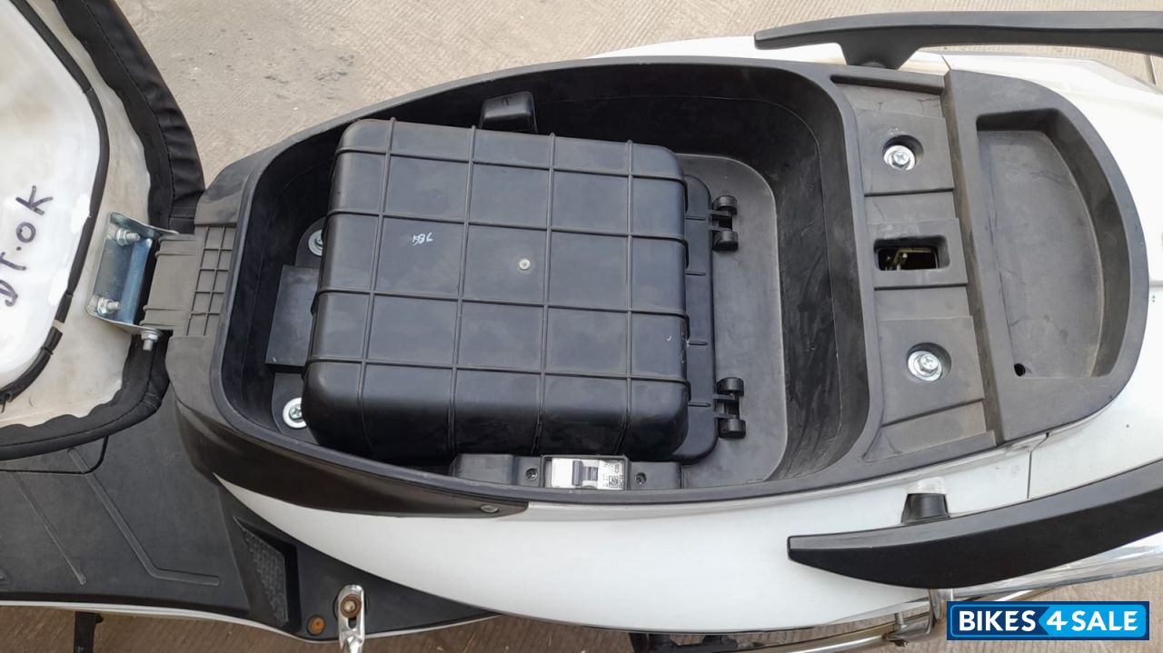 White Okaya Freedum LI-2 White Okaya Freedum LI-2